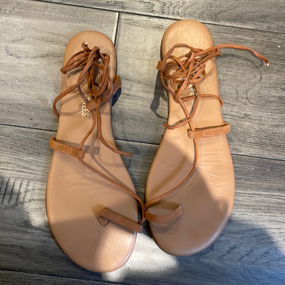 Tkees Jo sandal